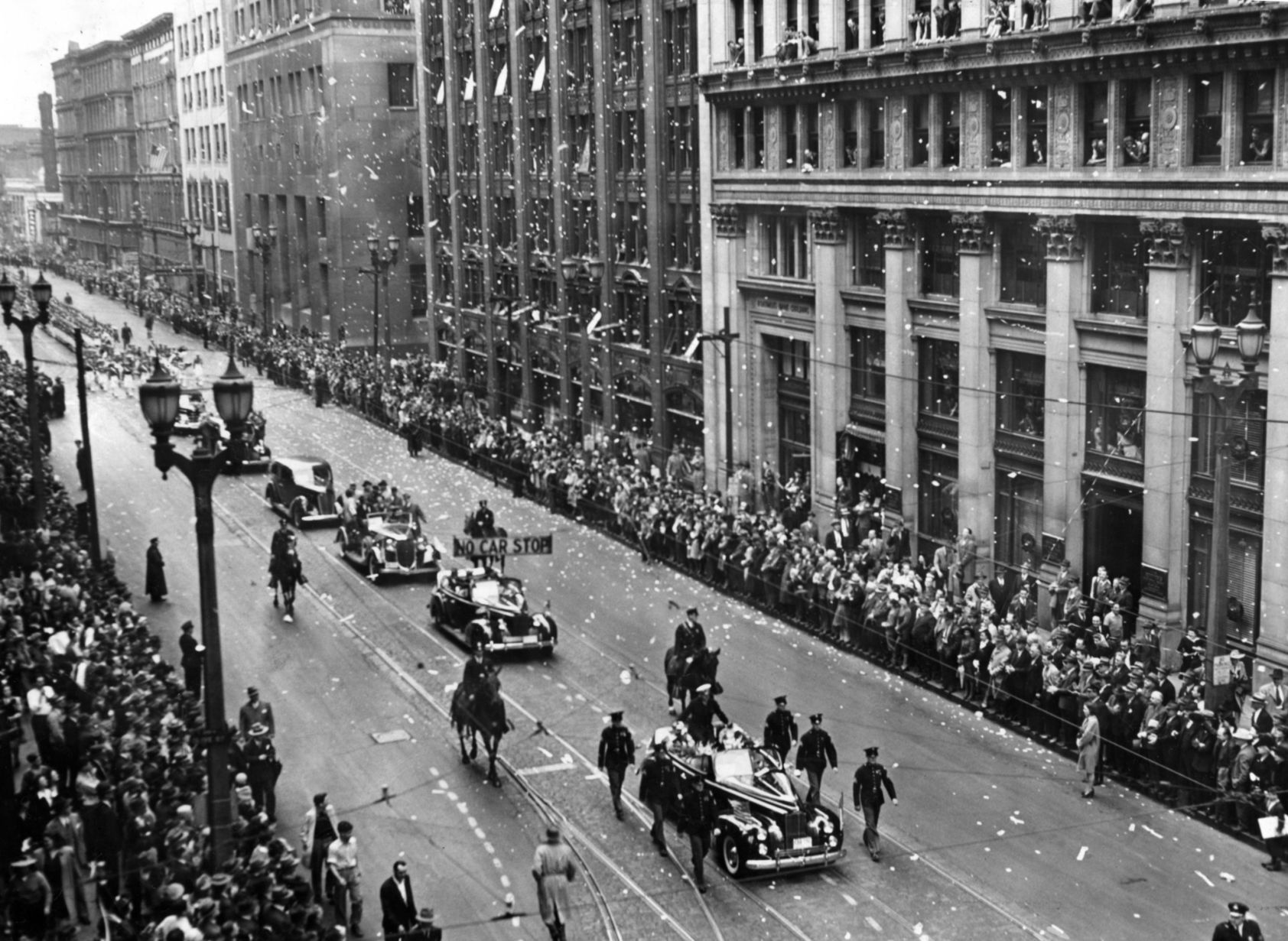 1942: Butch O'Hare parade